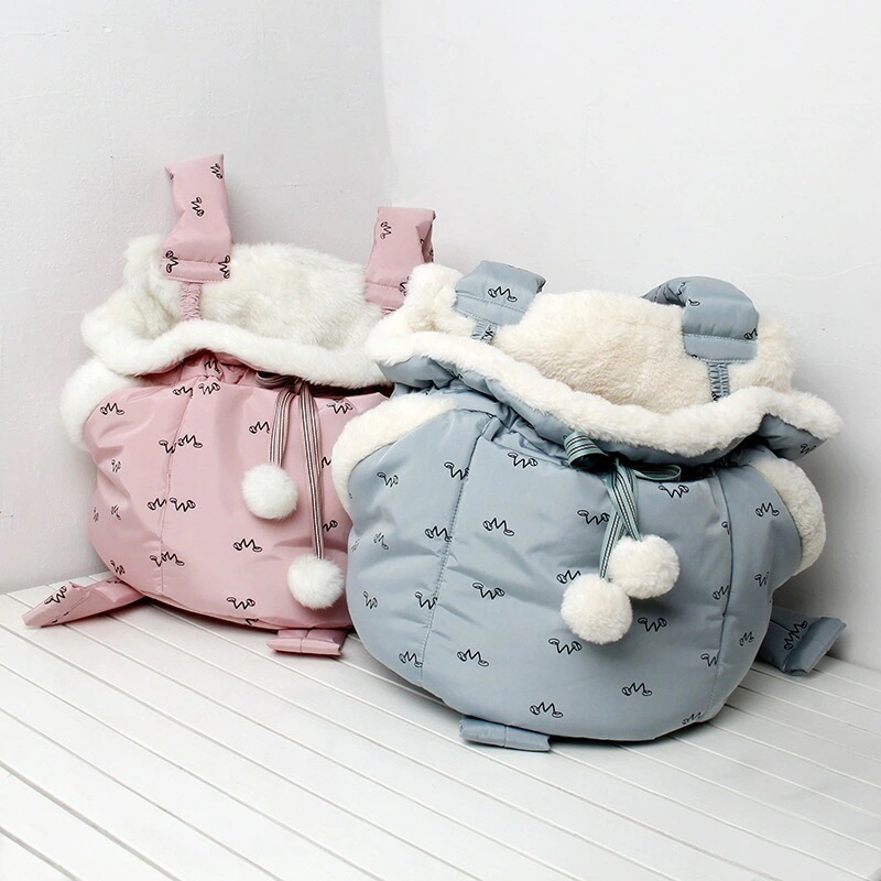 【最新モデル登場！！】 猫バッグ スリング 抱っこ紐 お出かけ抱っこ バッグ ペット 小 飛び出し防止用ストラップ付 裏起毛 ふわふわ 冬防寒 5kgまで対応