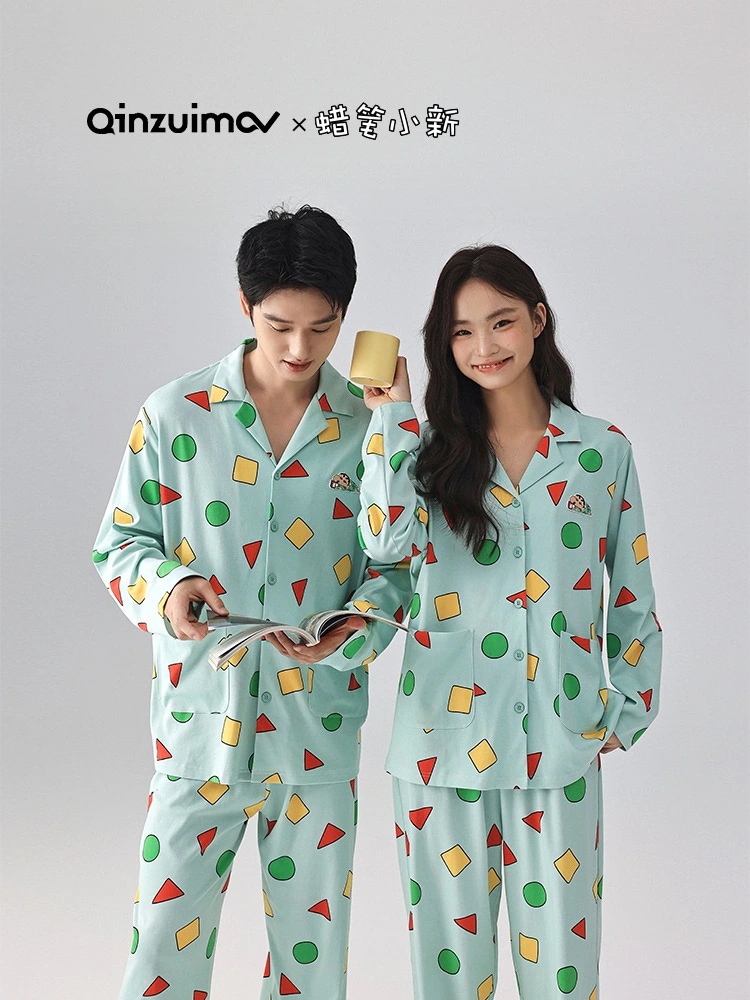 キス猫【クレヨンしんちゃん】長袖はカジュアルなアニメカップルのパジャマを着ることができます