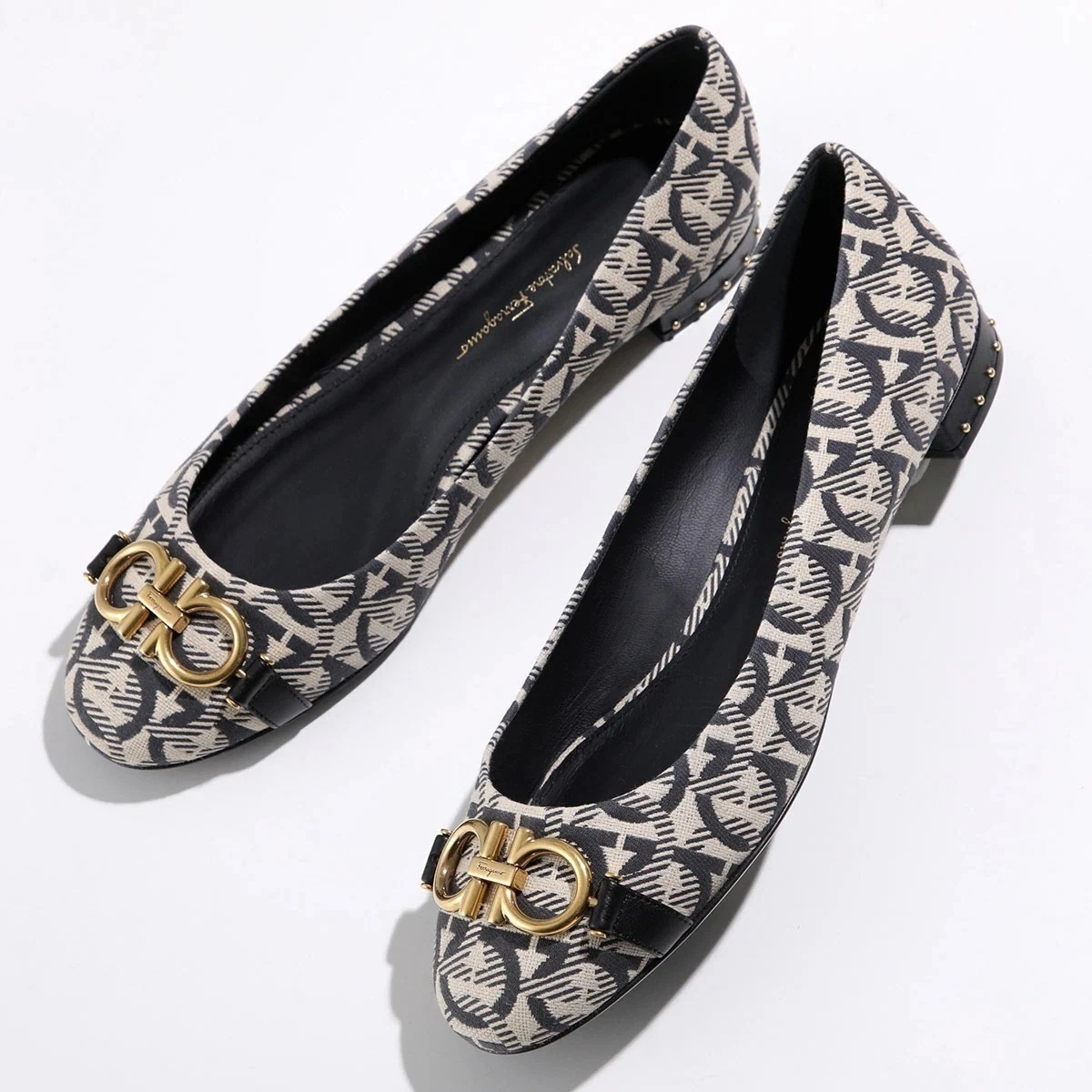 送料無料 Qoo10] FERRAGAMO フェラガモ バレエシ : シューズ 靴