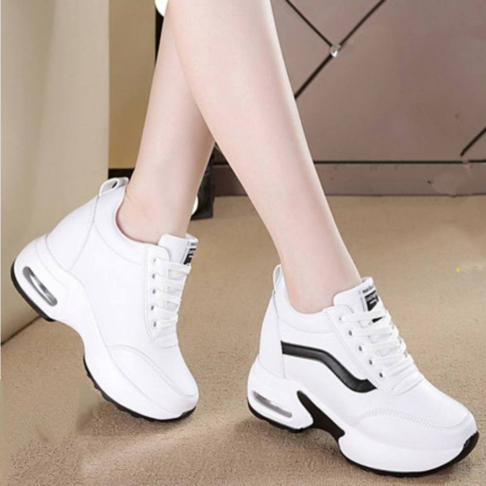 ミッドカット シューズ 靴 くつ クツ スニーカー 厚底スニーカー ヒール 7cmヒール 5cmヒール 厚底 6cmヒール ラウンドトゥ もこもこ モコモコ ふわふわ 痛くない 歩きやすい