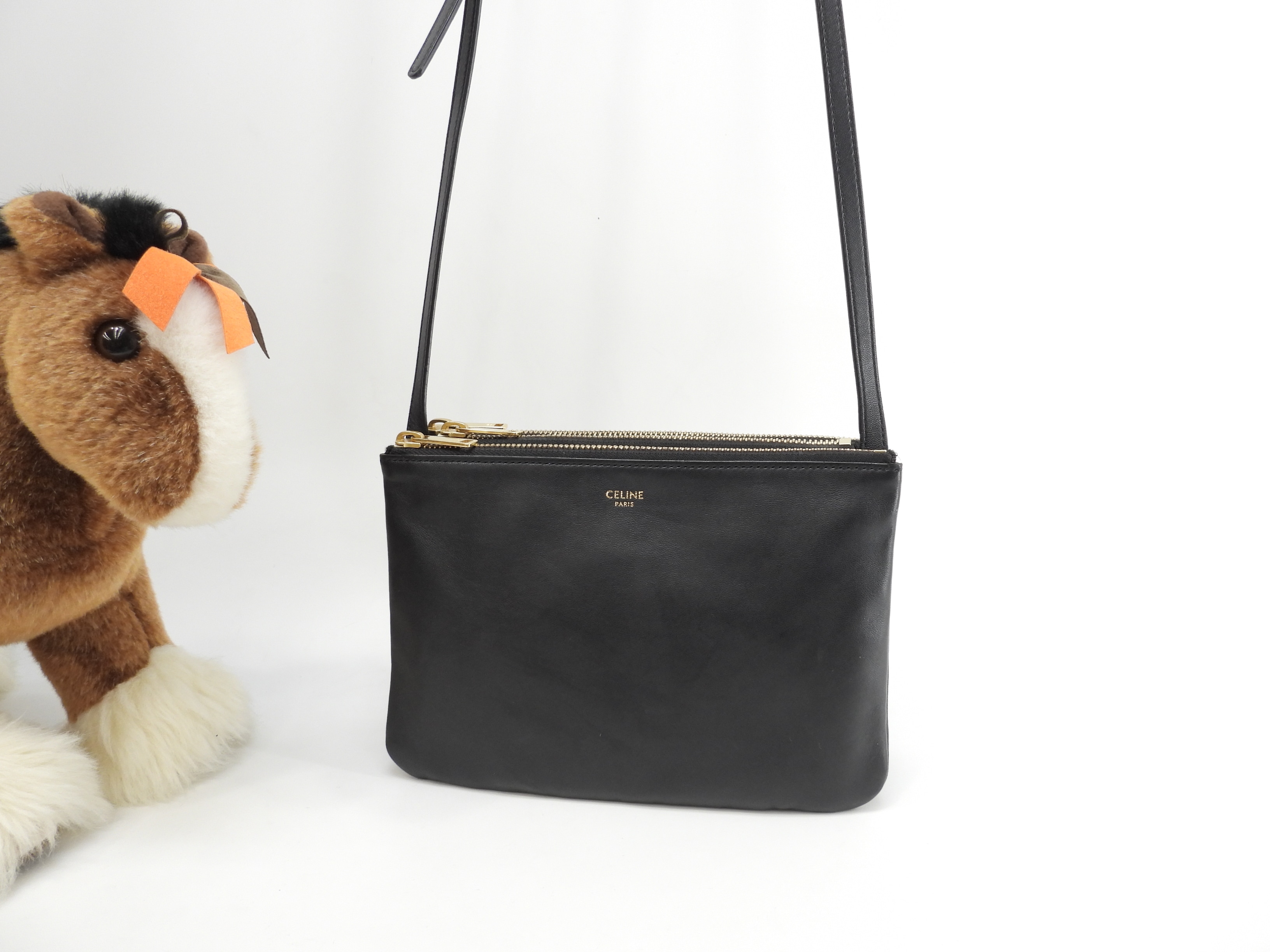 トリオスモール レザー 黒 ゴールド金具 ポシェット クロスボディバッグ@U-AT-0189