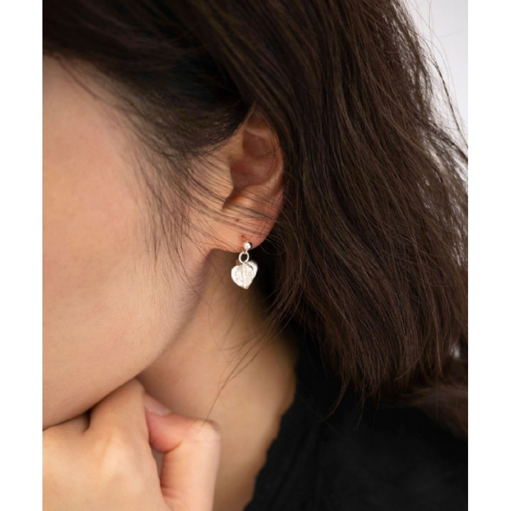 TIROVE ベリービジューピアス