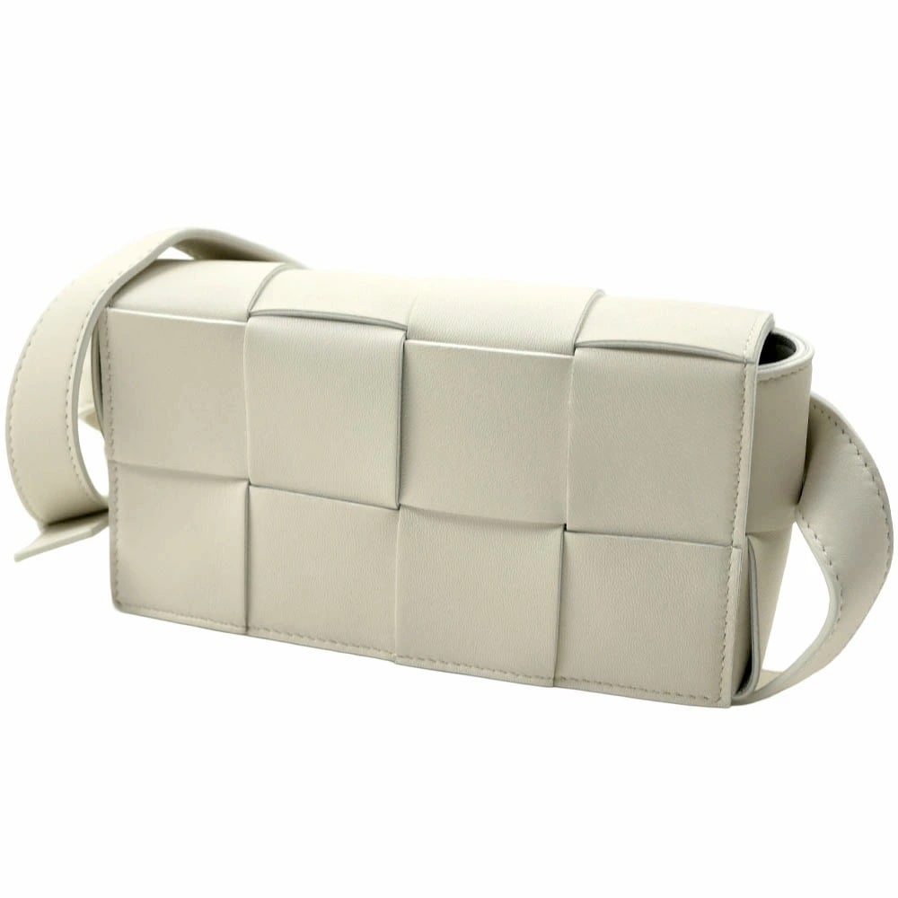 ボッテガヴェネタ ボディバッグ ショルダーバッグ ベルトバッグ レディース ユニセックス メンズ マキシイントレチャート カセット ナッパ ホワイト BOTTEGA VENETA INTRECCIO
