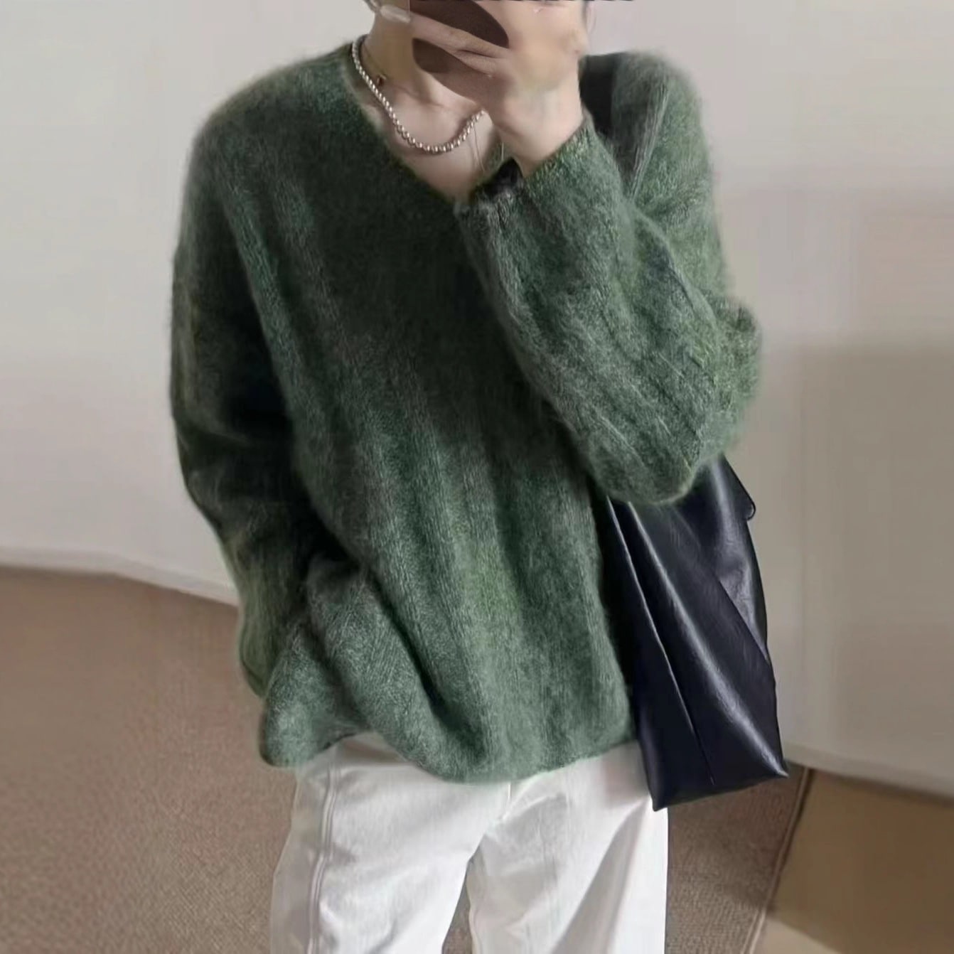 2025年秋冬新作 レトロソフトニットセーター インナーやアウターに ゆったりとしたリラックスデザイン レディーストップス
