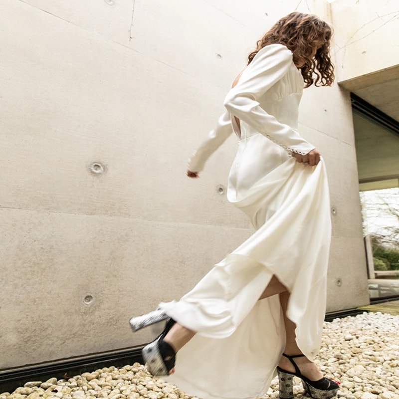 ファッションの宴会のタキシードの春の新型のフランス式は腰を収めてやせているvネックの宴会の贈り物を現します