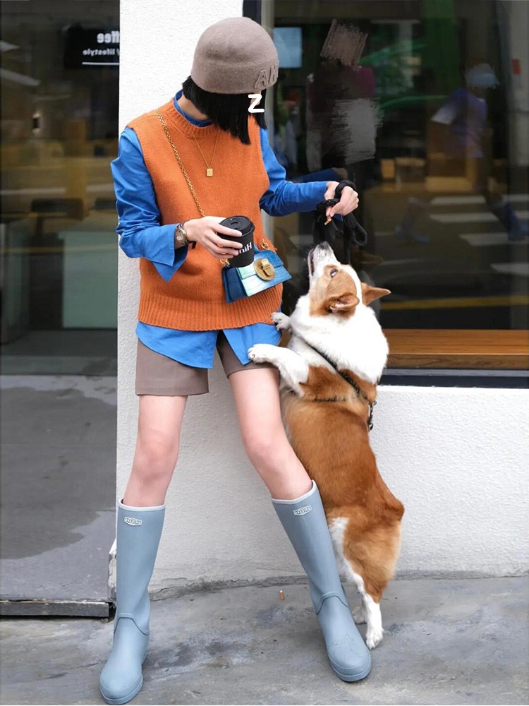 【３点セット】長袖シャツ＋ニットベスト＋ショートパンツ スリーピース ブルーシャツ ニット ベスト ハーフパンツ おしゃれ. 着回しコーデ 休日 デート ママコーデ お仕事コーデ レディース D3