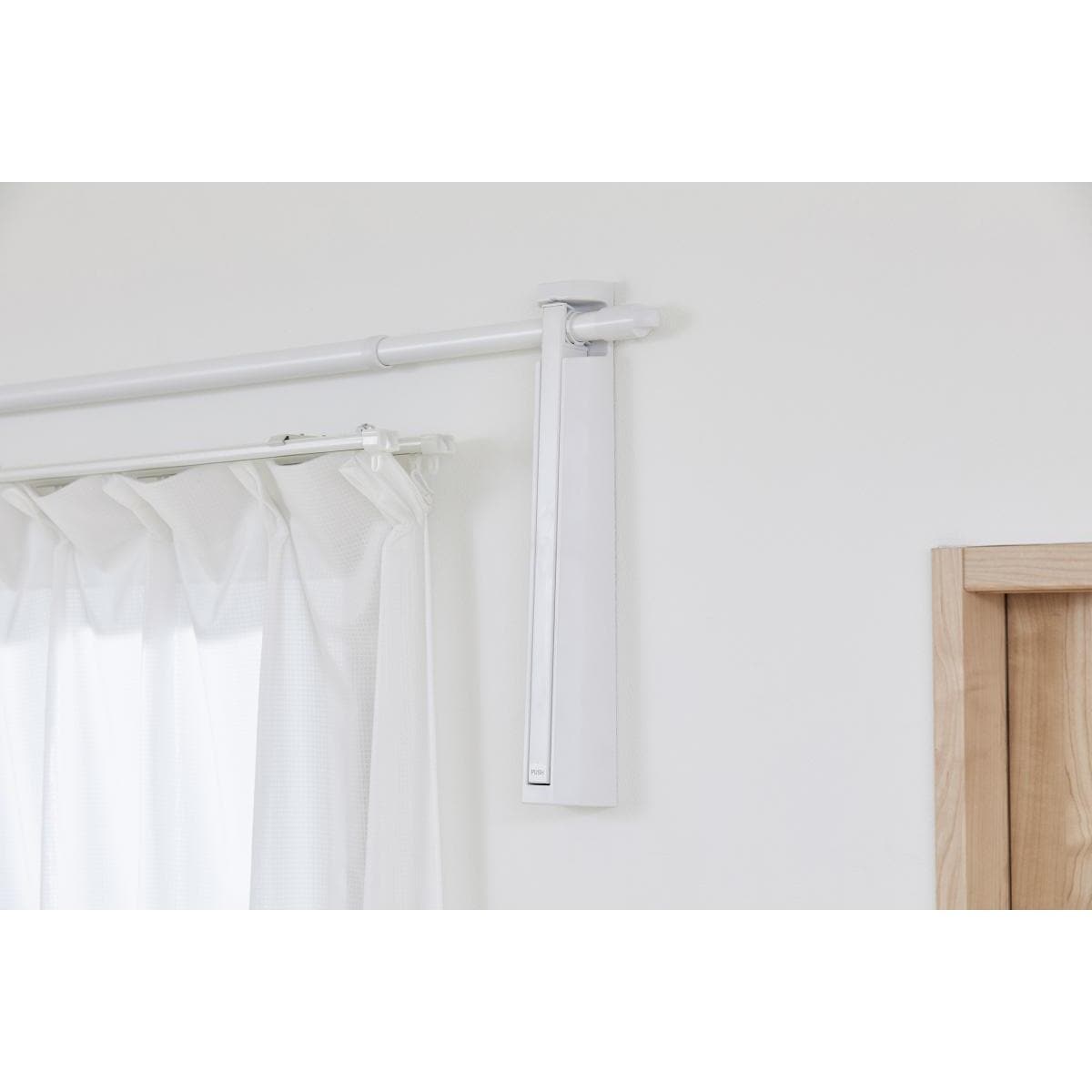 アイリスオーヤマ 壁につける室内物干し ホワイト WMR-40 耐荷重12kg 物干し竿ごと収納 コンパクト 石膏ボード専用