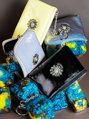 LEMASQUE] Daisy Photo Slot Half Wallet Money Card Wallet (LE MASQUE/折りたたみ財布)  112017419【BUYMA】