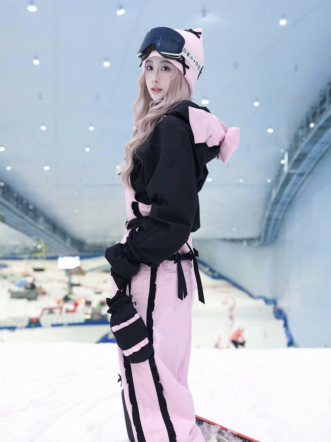 スノーボードウェア 2025 2026 黒 ピンク リボン かわいい レディース パーカー パンツ サロペット スノボー スキーウェア スノボウェア