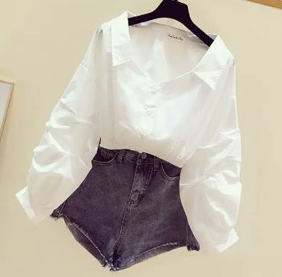 シャーリング トップス シャツ カットソー 袖あり 長袖 ボリューム袖 Vネック 襟付き フレア セミフレア ウエストマーク かわいい 大人可愛い きれいめ シンプル カジュアル 大人 上品 おしゃれ