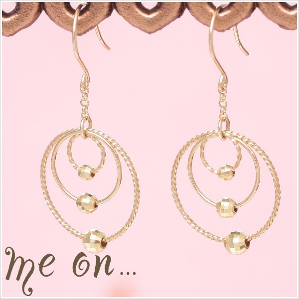 me on... K10 イエローゴールド 3連 フープモチーフ ピアス 発送目安２-３週間