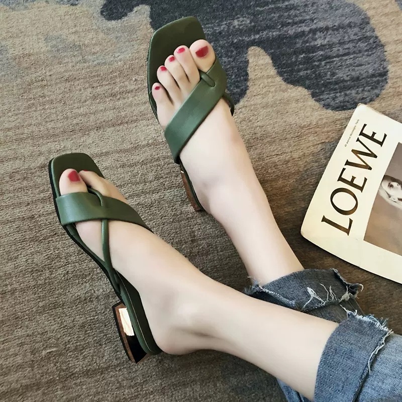 サンダル フラットサンダル トングサンダル ミュール スクエアトゥ 軽量 軽い シンプル カジュアル 大人 おしゃれ かっこいい ラフ クール セクシー 華やか 遊び心 エネルギッシュ 無地 夏