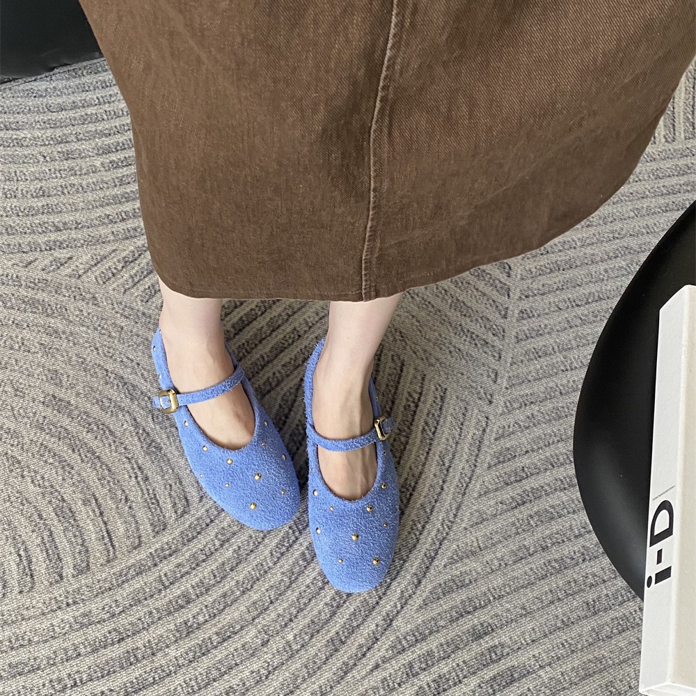 本物の革のメアリージェーンシューズフォーウィメンズ新しい2025春と夏のフランスのリベット汎用丸いつま先浅い口1ストリップシングルシューズ