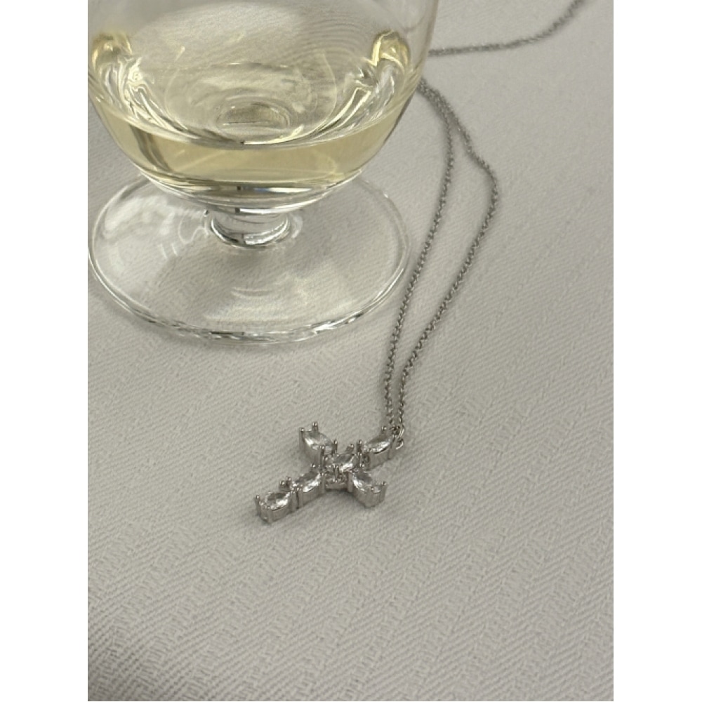 GETMEBLING クリスタルクロスネックレス