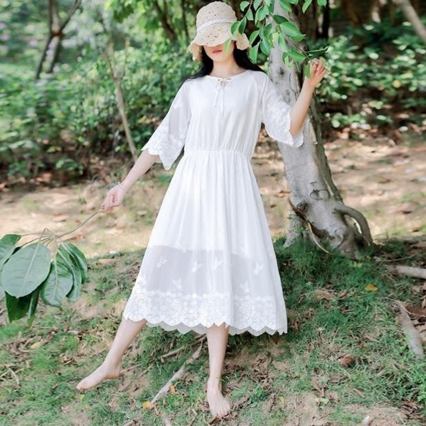 1224．花柄刺繍ワンピース（ホワイト）