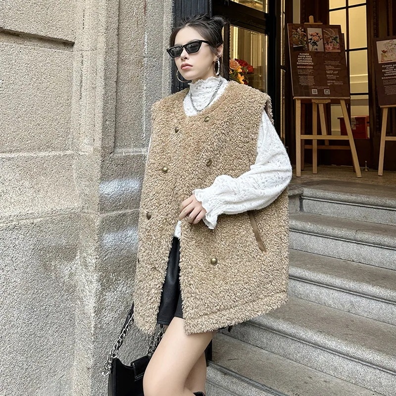 【J.Fashion】 2024秋冬新品 ラムズウール おしゃれ ファーベスト 関連商品は店で購入可能 レディース ラムウール ベスト ボア フリース ベスト メガ割30%までに制限 5,879円