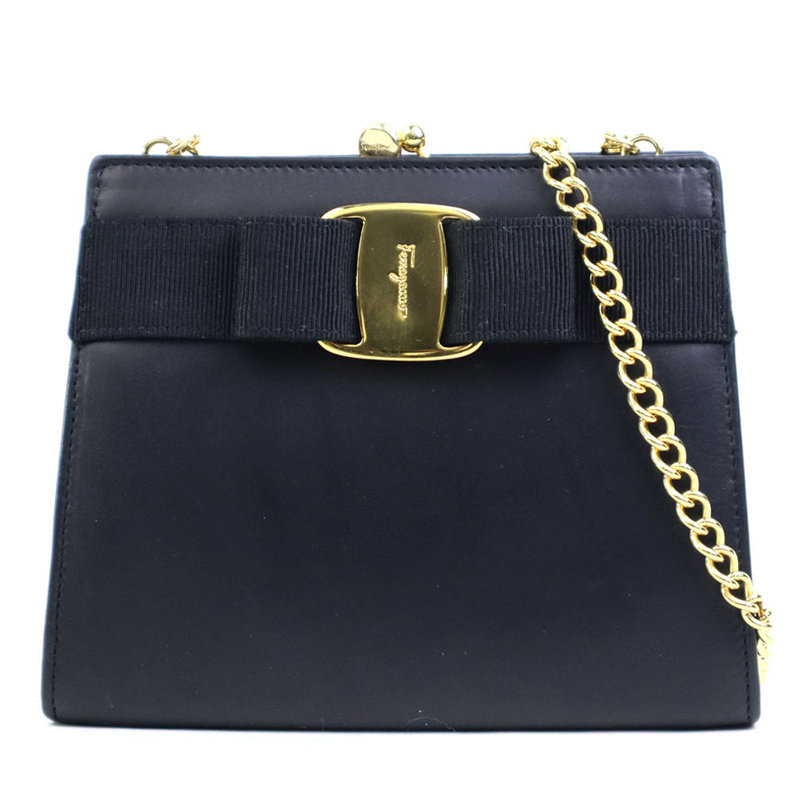 サルヴァトーレフェラガモ Salvatore Ferragamo ショルダーバッグ ヴァラリボン レザー/メタル ブラック/ゴールド レディース e61621k