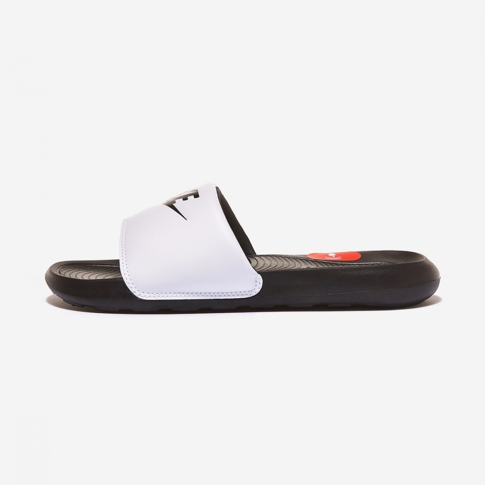 ナイキビクトリーワンスライド（005）