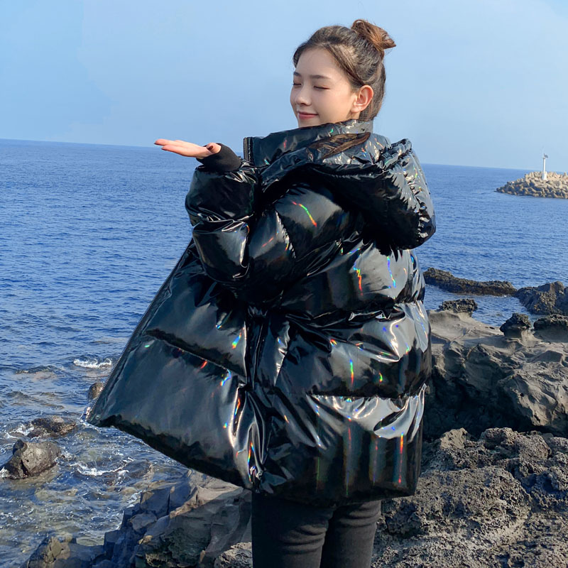 韓国版の発光亮皮綿服の中の長いタイプの綿の服はファッションがゆったりしています