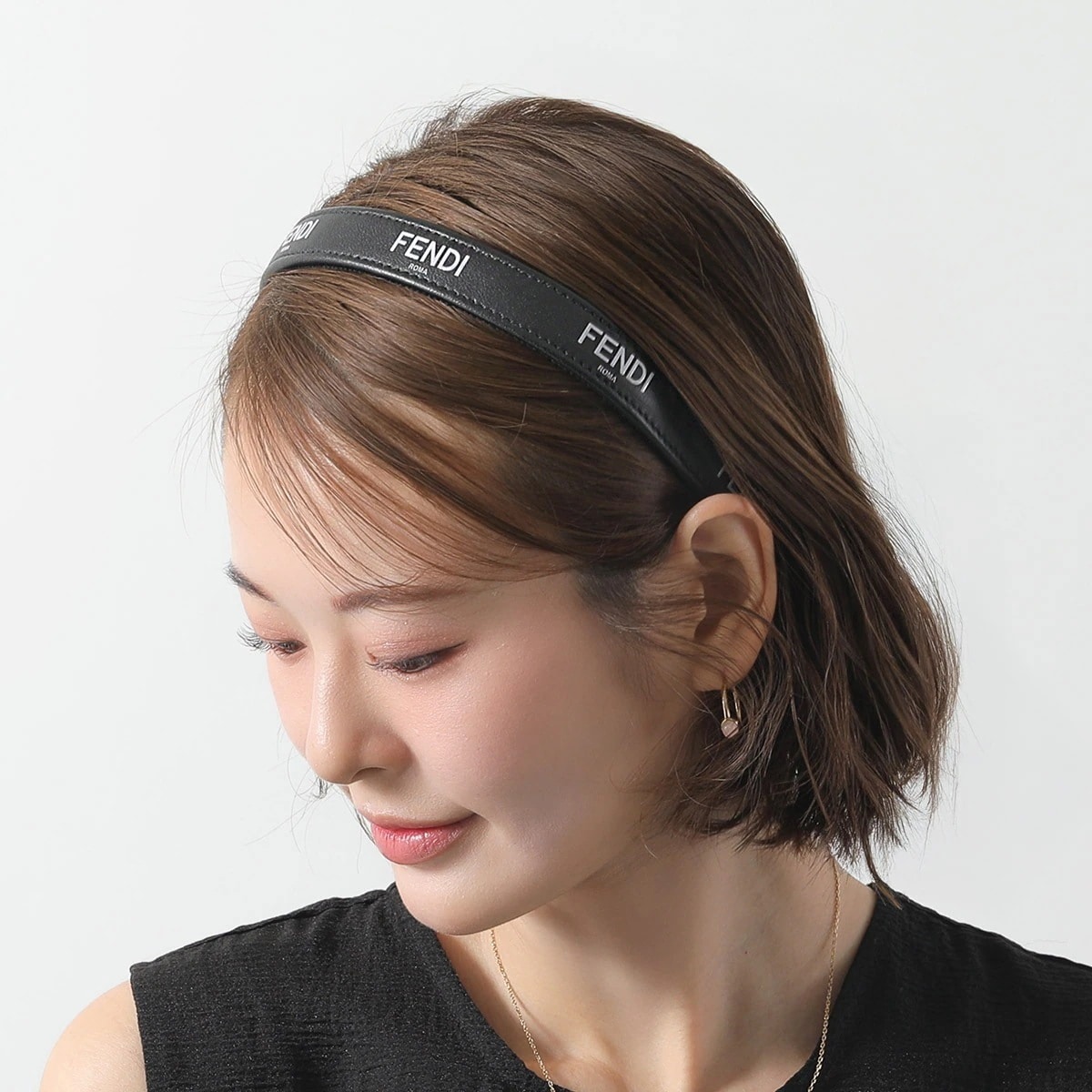 FENDI フェンディ カチューシャ FXQ978 ANDR レディース ラムレザー ヘアバンド ロゴ ヘアアクセサリー FXQ978ANDRF0QA1
