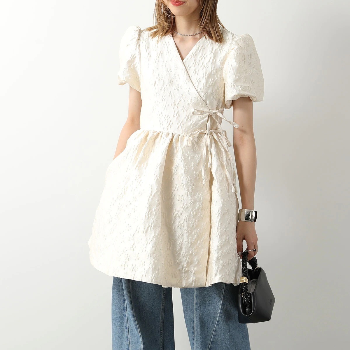 Sister Jane シスタージェーン ワンピース Lilith Jacquard Wrap Dress DRD485 レディース ジャガード 花柄 半袖 Vネック ミニ丈 Whipped-Crea