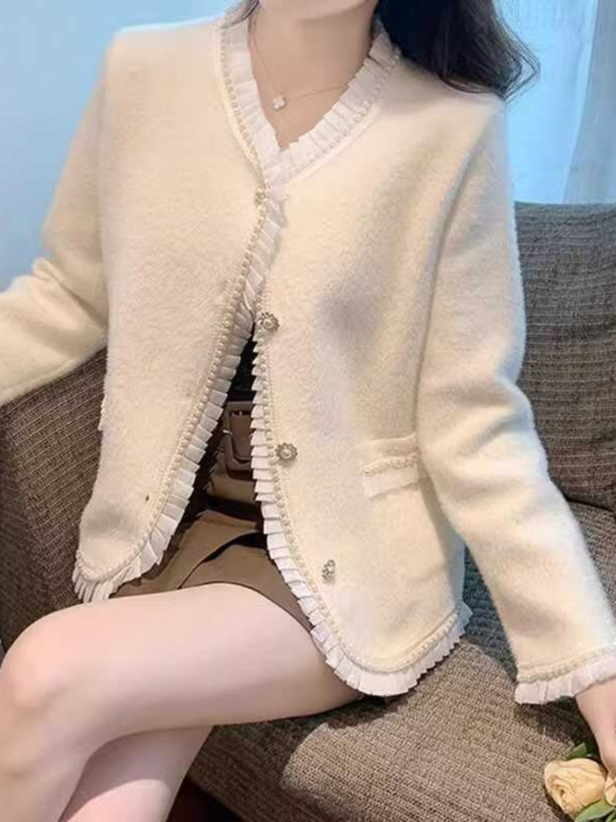 10個セット フリルカラーのパッチワークコート女2025秋冬洗練パールボタントップス