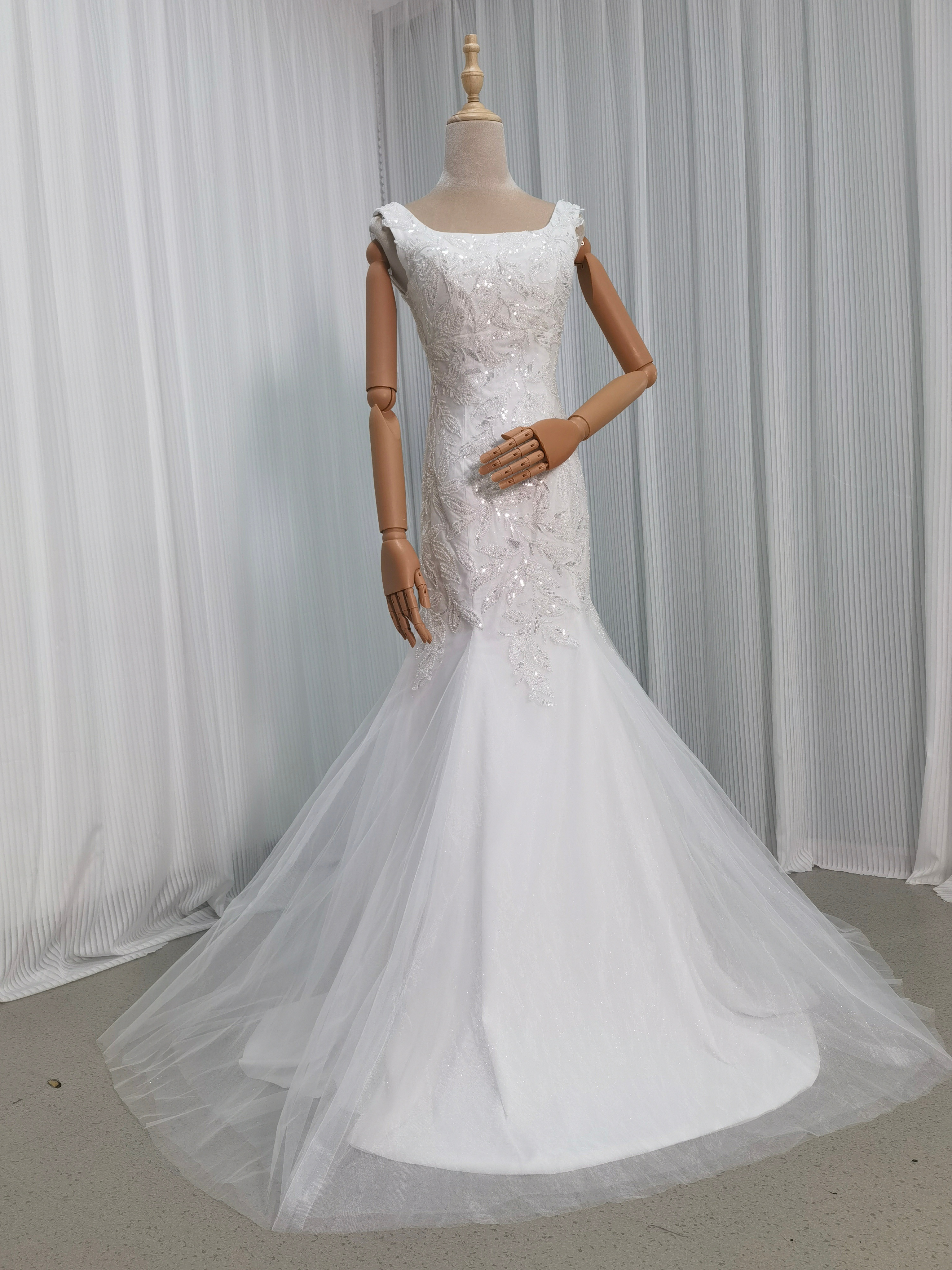 実例写真！ ウエディングドレス ホワイト オンショルダードレス ファスナー マーメイドライン 繊細レース 結婚式 トレーン