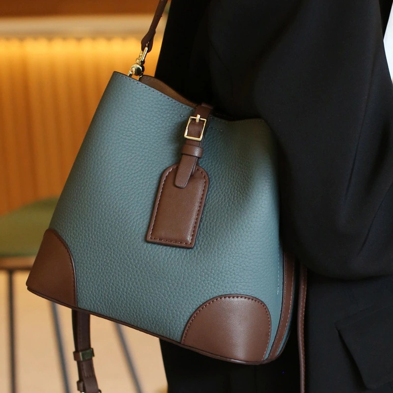 本革 バッグ バッグバケツバッグ大容量 新型 ファッション 高級感 通勤 ショルダーバッグ 斜めがけ