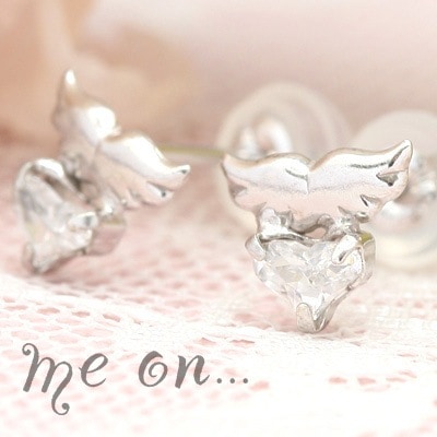 me on... 天使の羽根 ハート キュービックジルコニア ピアス 発送目安２-３週間