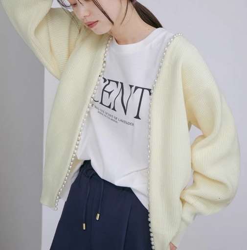 トップス カーディガン 長袖 Vネック デザイン トリム 美ライン パール ニュアンス 伸縮性 装飾 カラバリ ロマンチック かわいい 大人可愛い きれいめ シンプル カジュアル 大人 上品 おしゃれ