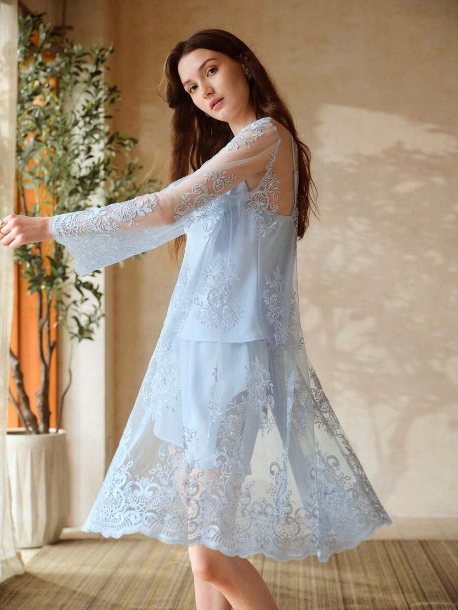 女性用刺繍シアーローブ