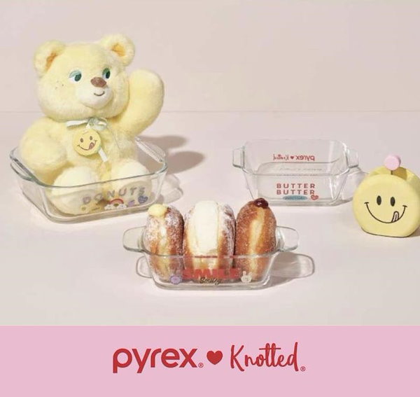 【希少　未使用】コーニング社USA製PYREXベイキングディッシュ　クランベリー 希少 未使用】コーニング社USA製PYREXベイキングディッシュ