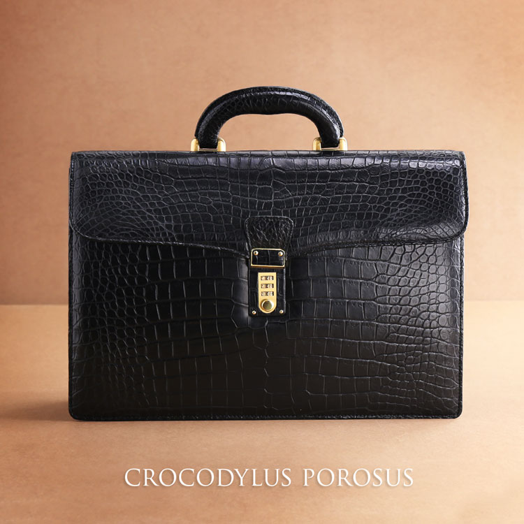 スモールクロコダイルメンズブリーフケースダイヤルロック式日本製マット加工センター取り