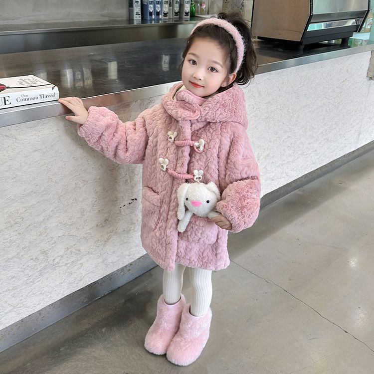 女の子のコートミッドレングスの秋と冬服 2024 新しい子供の冬のウールのセーターベビー肥厚シェルパコート