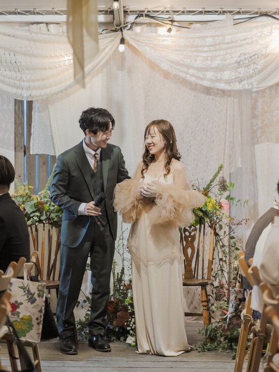 実例写真！優しい ベージュ トップス+スカート ソフトチュール クレープ生地 2次会 前撮り 細見えシルエット