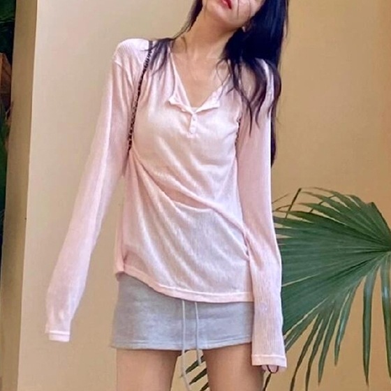 トップス カットソー Tシャツ 長袖 ラウンドネック ハーフボタン プルオーバー ミディアム丈 可愛い かわいい 大人可愛い きれいめ シンプル 上品 レトロ おしゃれ かっこいい カジュアル 8,254円