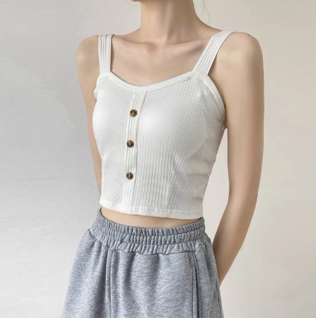 レディース トップス ショート ミニ丈 パッド付 ノースリーブ タンクトップ ボタン スリム 細身 大人可愛い シンプル カジュアル おしゃれ こなれ感 主役級 存在感 春 夏 ママ 10代 20代 5,096円