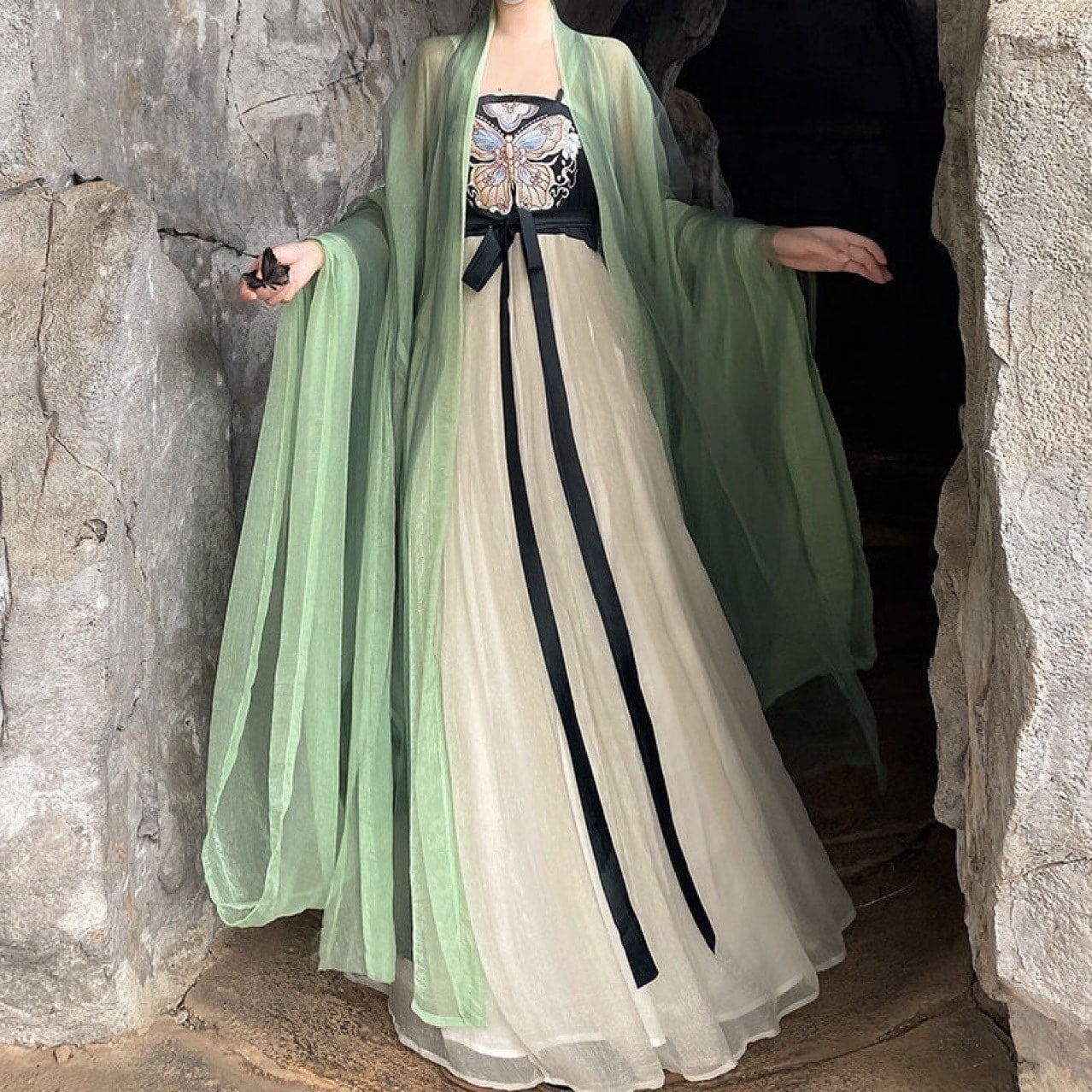 漢服女性の唐製ミロバランスカート長袖シャツ胸丈妖精刺繍春夏スーツデイリースカート卸売2025ハロウィンクリスマスパーティー仮装30%までに制限