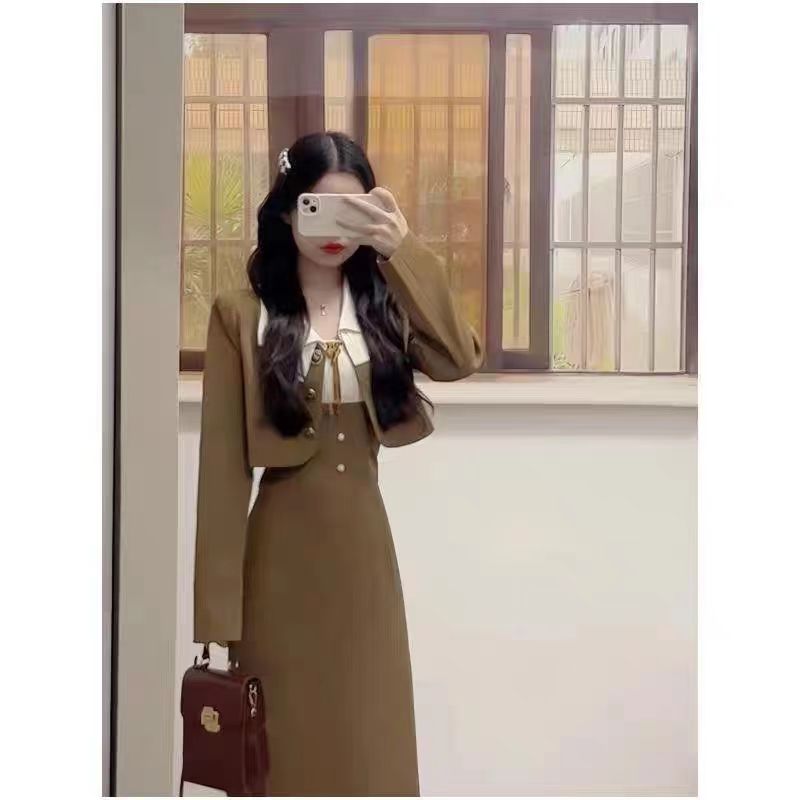 セットアップ 2024年新作韓国ファッションスーツ女性春秋キャミソールスカート+コート2点セット 5,208円