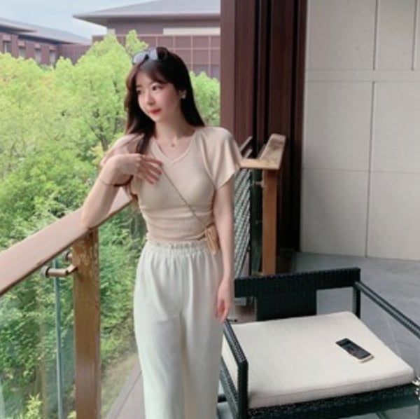 トップス デート ブラウス カットソー 袖あり 夏 10代 20代 30代 レディース 女性用 OL 個性的 アプリコット ピンク S M L こなれ感 エレガント スタイルアップ クール