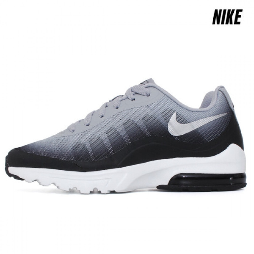 ナイキ エアマックス インビガー ランニングシューズ