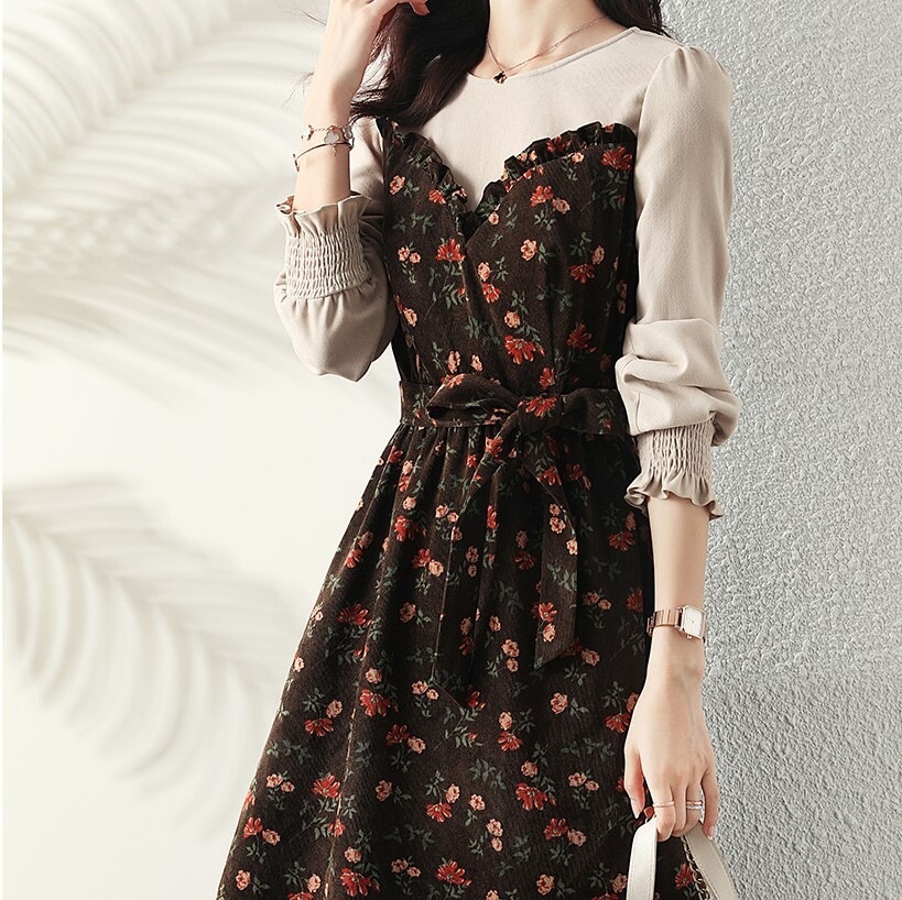 花柄ワンピース ブラウン ワンピース スリム 細身 ストレート スマート かわいい きれいめ