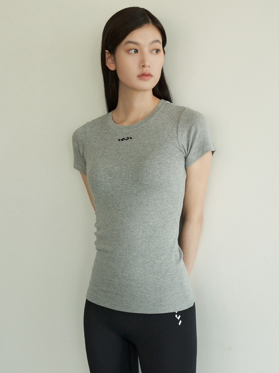 インジアクティブリブ付きスリム T シャツグレー