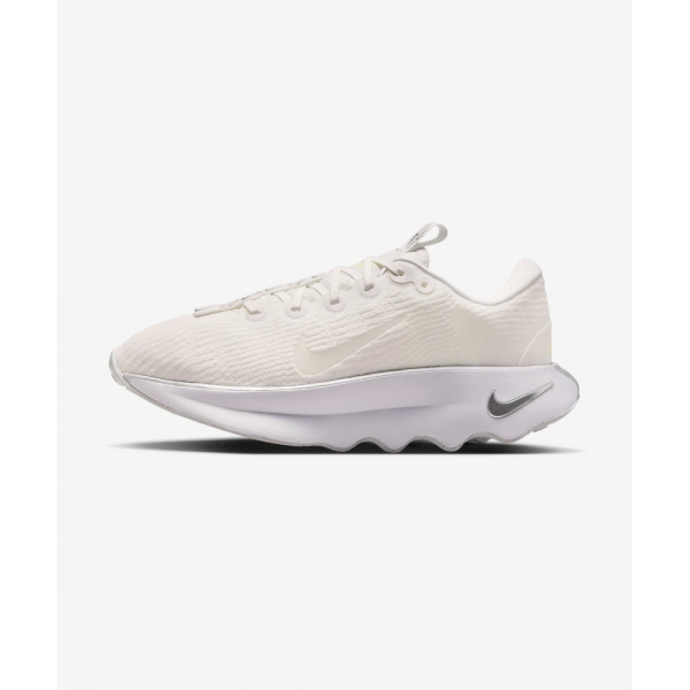 ナイキ モティバ W - サミットホワイト:ホワイト:メタリックシルバー / DV1238-111