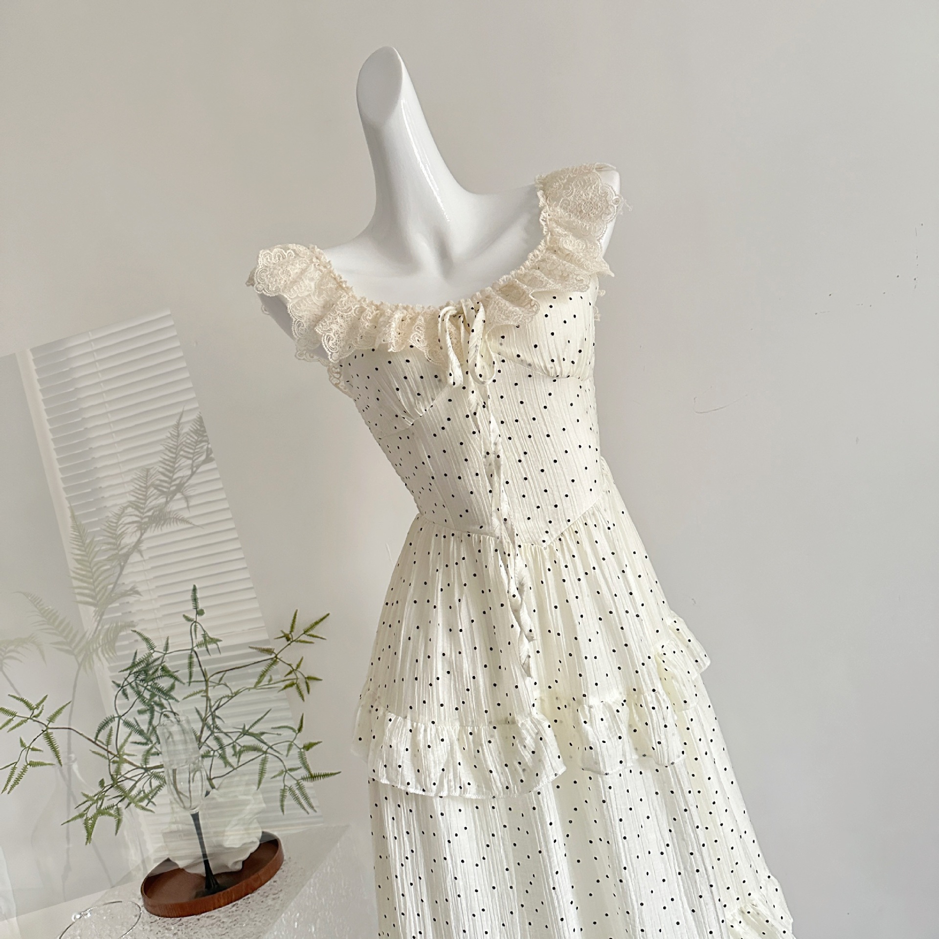 【急速出荷】デザイン感波点キャミソールワンピースウエスト仙女スカートリゾートスカート 5,177円