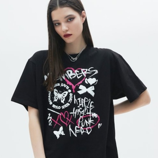 LUV IS TRUE CL PUNK TEE(BLACK)