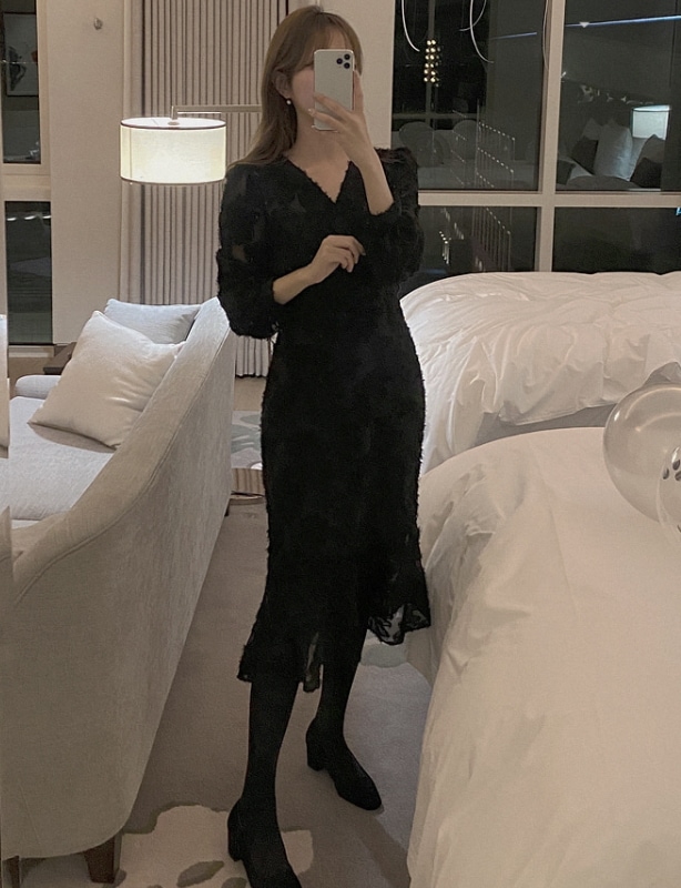 ワンピース ロング ロング丈 袖あり 長袖 パフスリーブ Vネック 刺繍 フリル シフォン かわいい