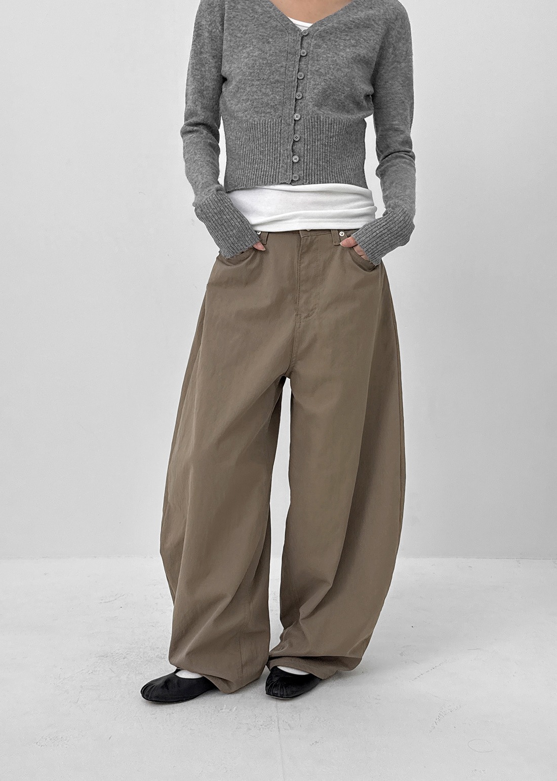 ディヌビジョ刺繍バルーンコットンパンツ