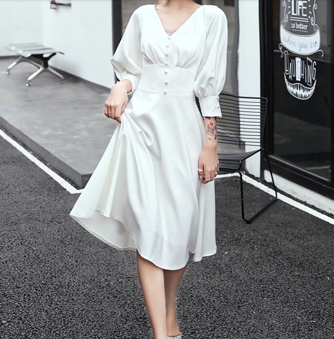 ワンピース　袖あり　ドレス　Vネック　ウェディングドレス　パーティー　白　結婚式　ミモレ丈　演出 7,909円