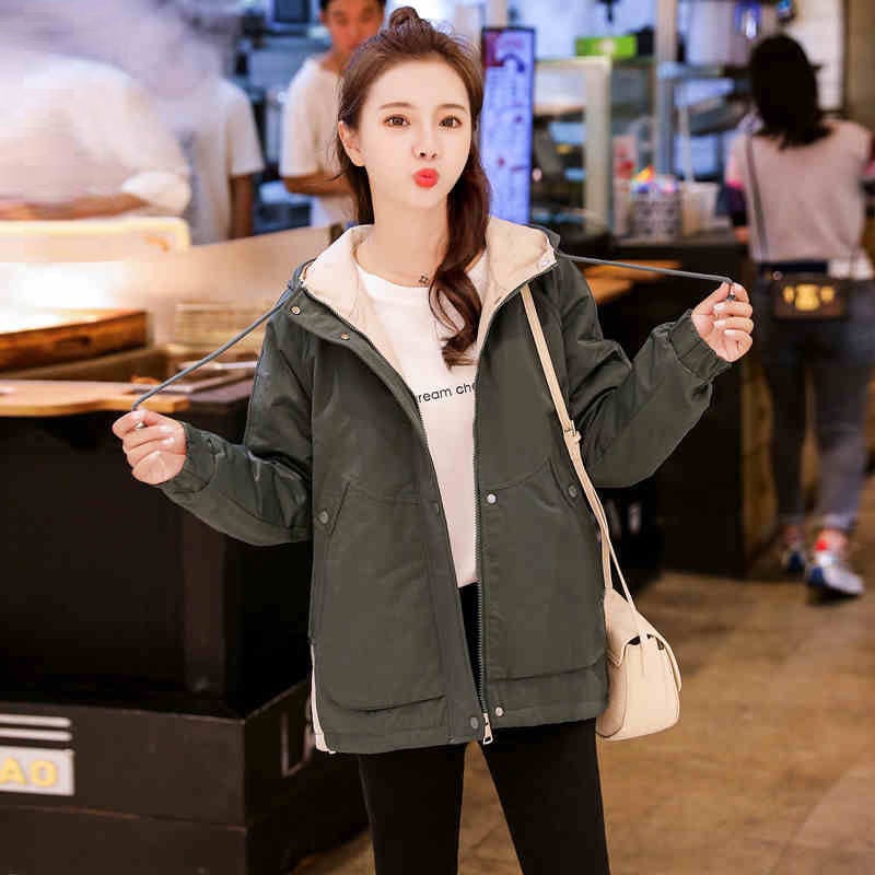 プラスサイズの女性のベルベット肥厚パーカー女性の 2025 秋と冬の新しい韓国スタイルのルーズショートジャケットトレンディな